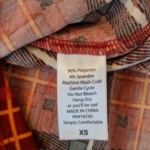 Gorgeous LulaRoe Red Plaid Holiday Carly, Sz XS NWOT - Picture 3 of 5